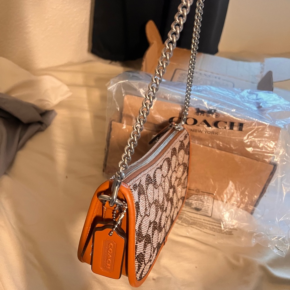 COACH Swinger Bag 20 With Chain In Crystal Signature Jacquard Shoulder Bag - Picture 3 of 8